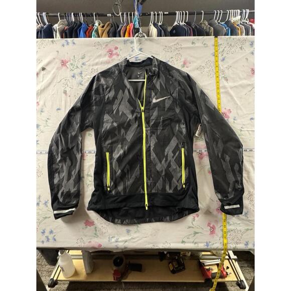 Nike Other - Nike Windrunner D.Y.E. Packable Running Jacket Sz Medium DR2827-010 Black Grey